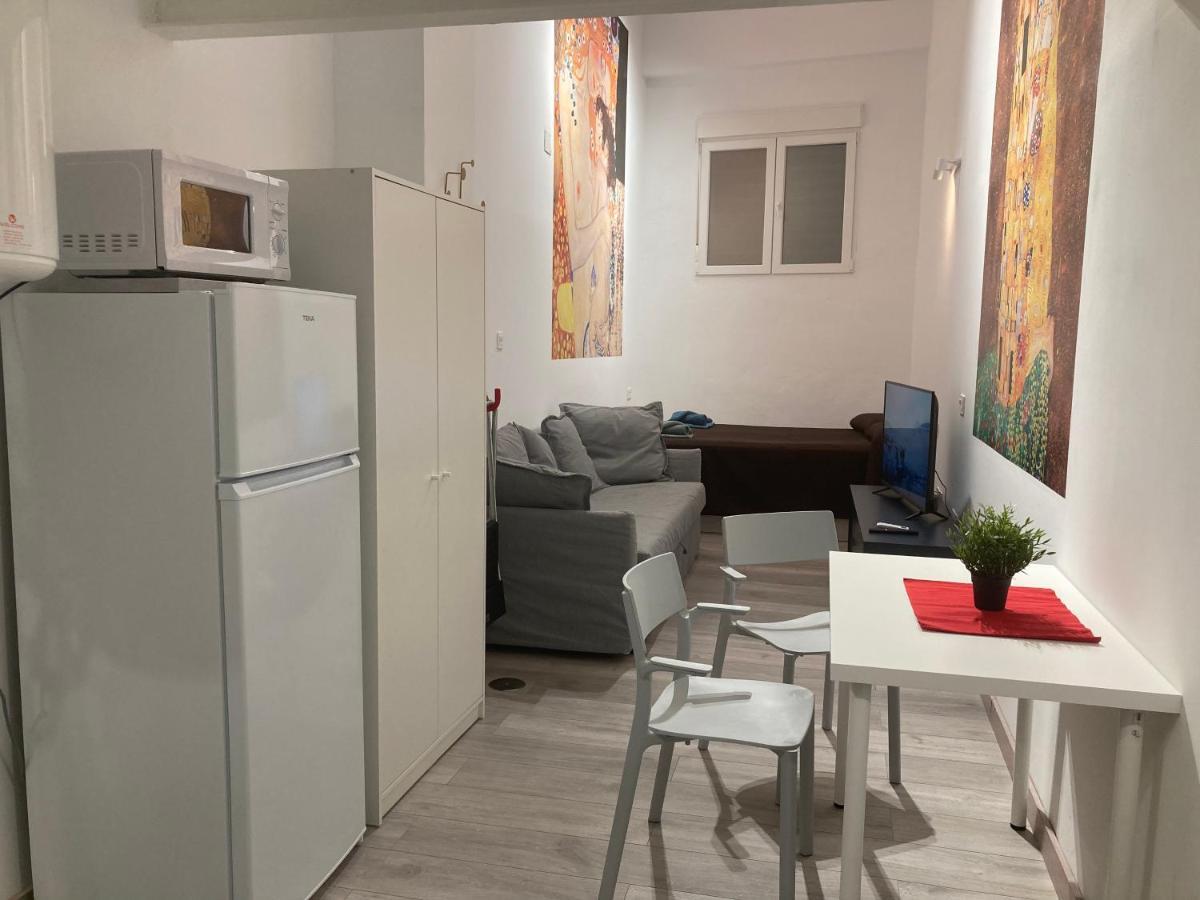 Golondrinas De Malaga "Apartamentos Con Mucho Arte" Y Terraza Solarium En Coliving Exteriér fotografie